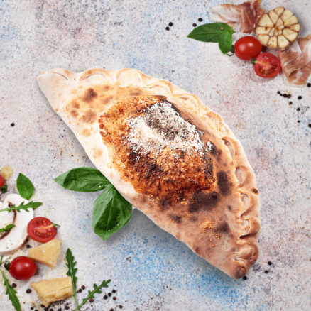 Кальцоне із салямі