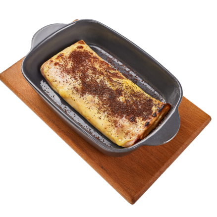 Запечений креп-рол з сиром та вишнею